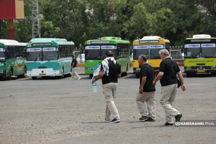 آیین بدرقه خادمان اعزامی شرکت واحد اتوبوسرانی تهران به عراق برای خدمات رسانی در اربعین