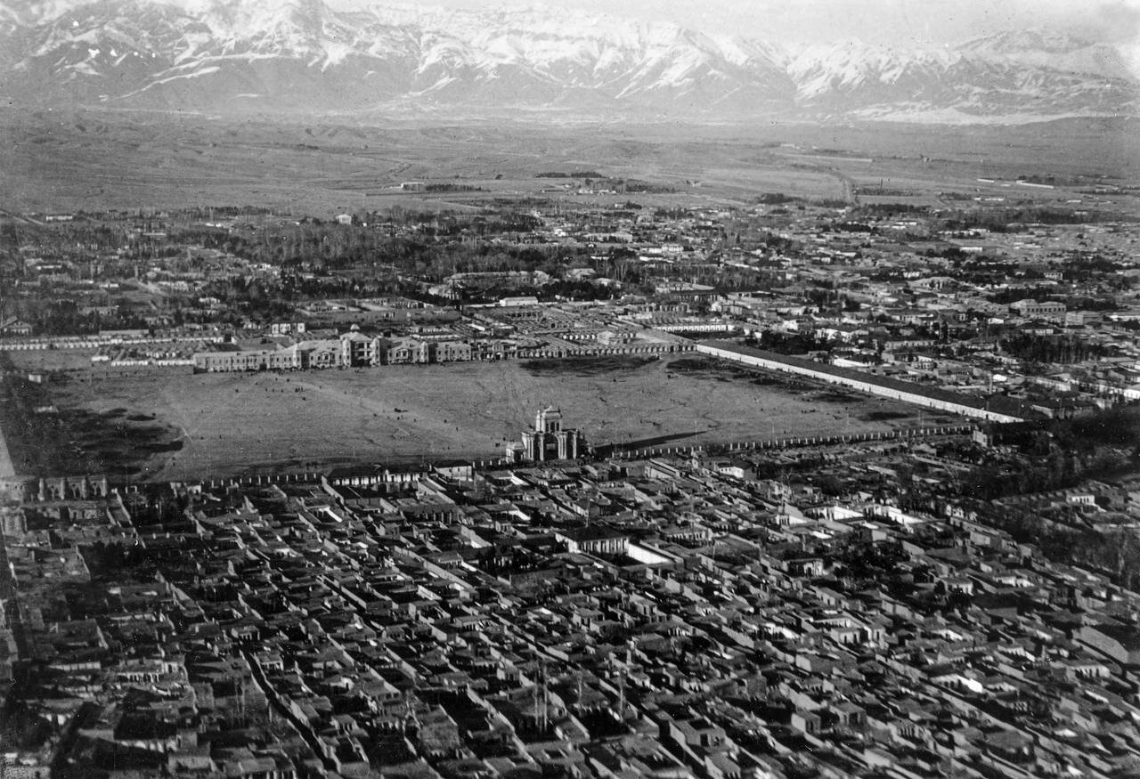 میدان مشق تهران ۱۰۰ سال پیش چه شکلی بود؟ | عکس