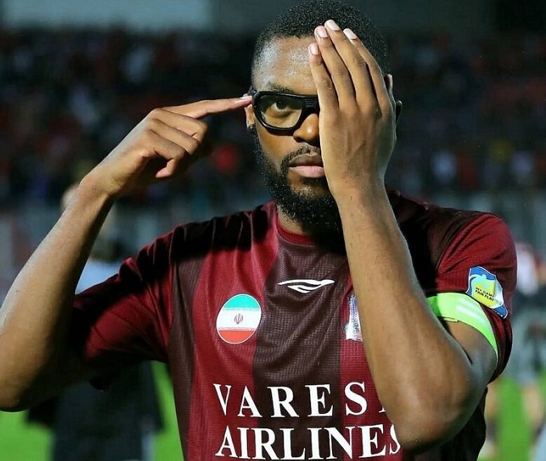 بینایی بازیکن سابق استقلال چگونه بازگشت؟