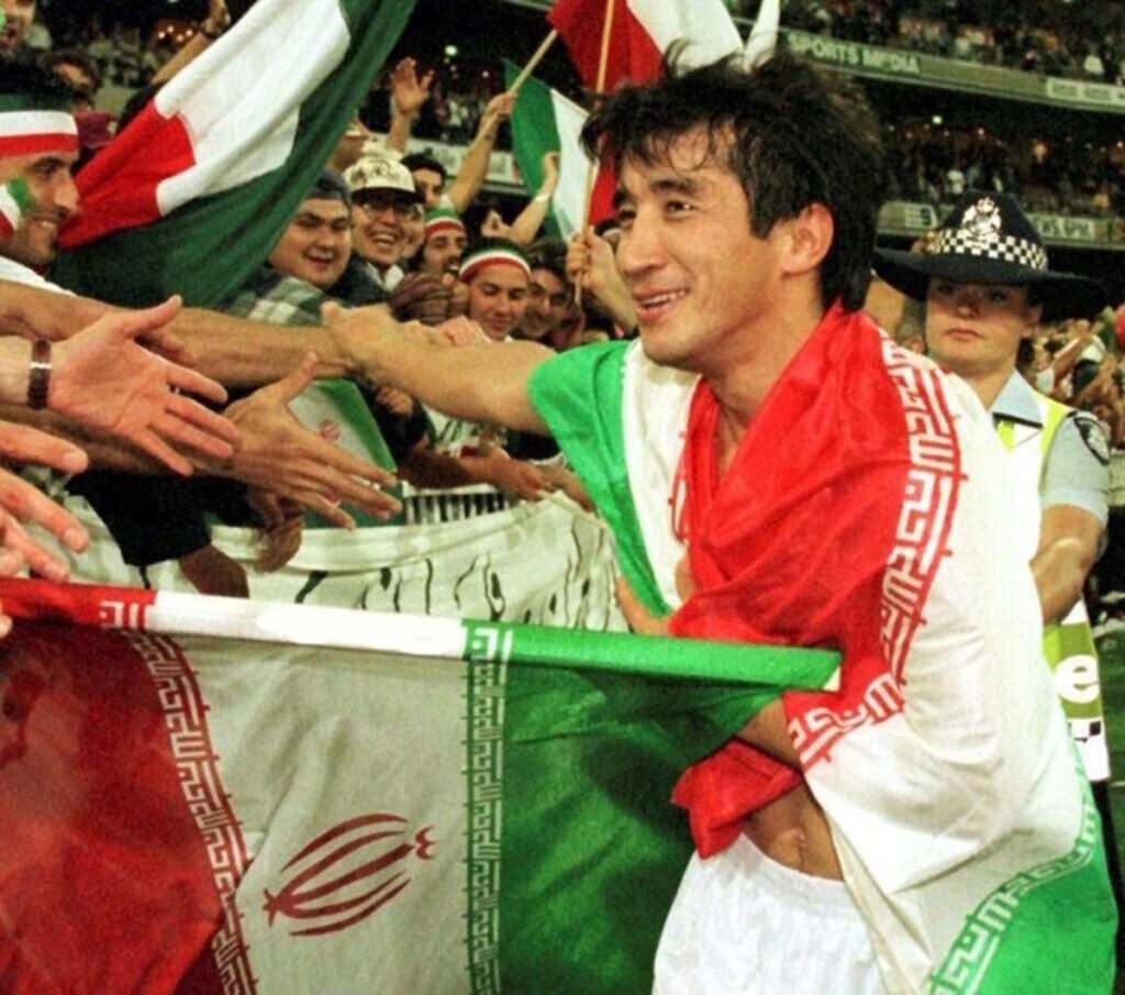 پرچمت ما را کفن