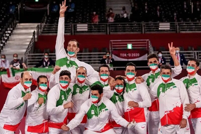 پرچمت ما را کفن