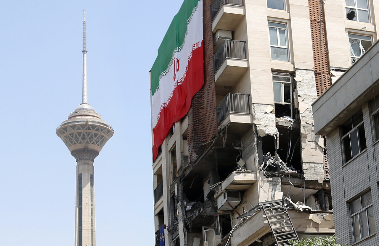 پرچمت ما را کفن