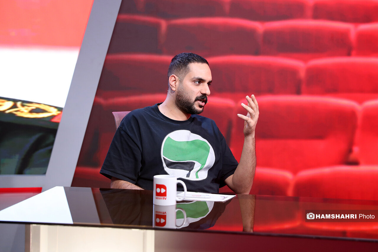 رضا عطاران بازیگر مولف و بزرگی در سینمای ایران است و باید قدر خود را بداند