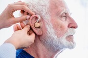 کم شنوایی را ساده نگیرید | خطرات بالقوه کم شنوایی در کمین شماست