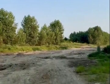 تصاویر رودخانه‌های خشک شده در گیلان | حالا دیگر به جای قایق موتوری، موتور سیکلت‌ها در آنها حرکت می‌کنند! + فیلم