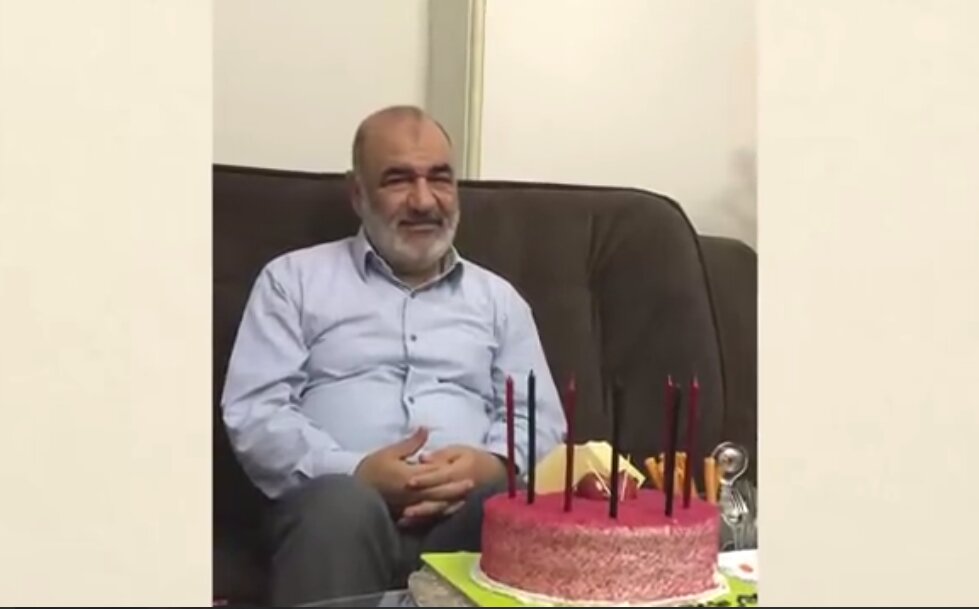 تصاویر جشن تولد متفاوت برای یک فرمانده سپاه | ویدئو