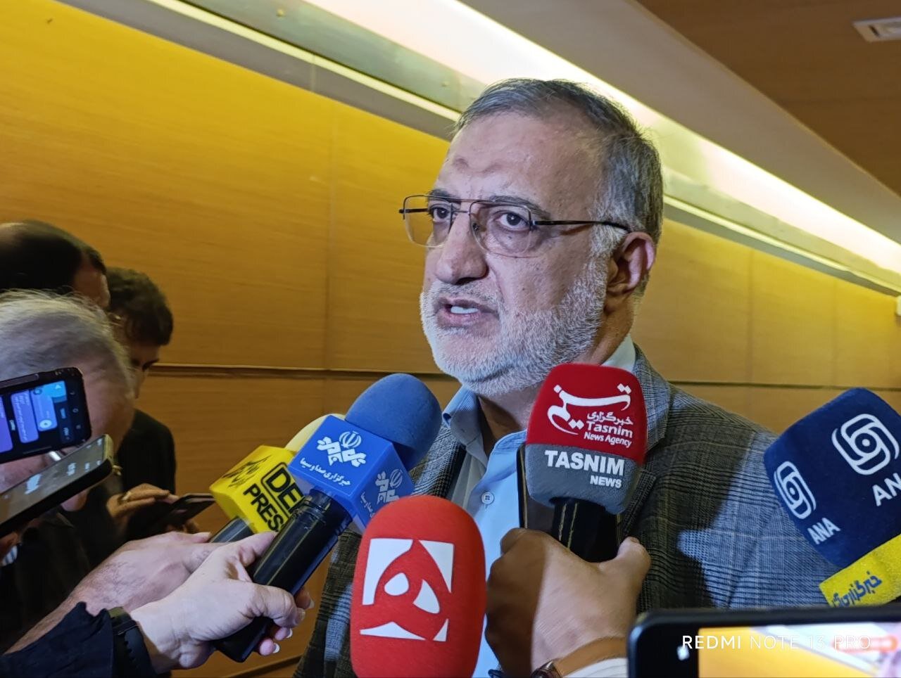 افزایش سقف خسارت دیدگان از ۳۰۰ به ۵۰۰ میلیون تومان زاکانی