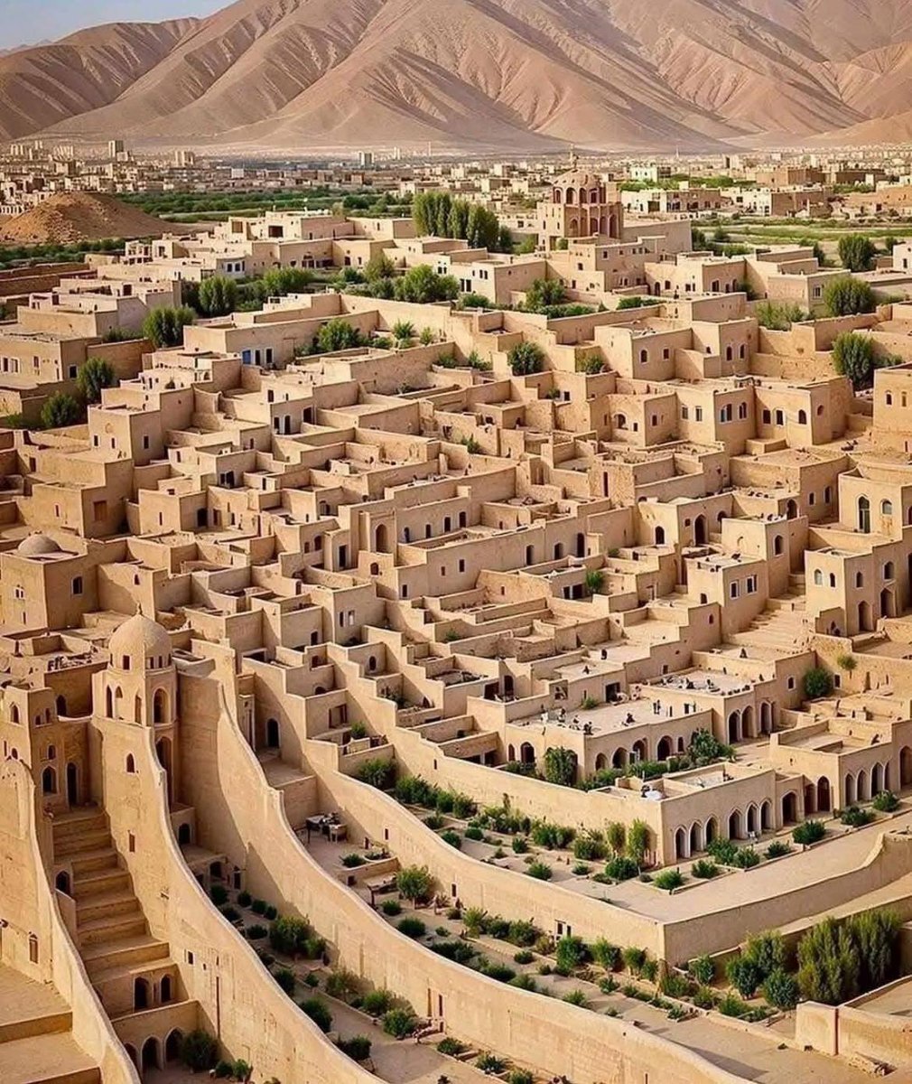 هوش مصنوعی یزد را تحریف کرد | این عکس پرمخاطب غیر واقعی است یزد و هوش مصنوعی