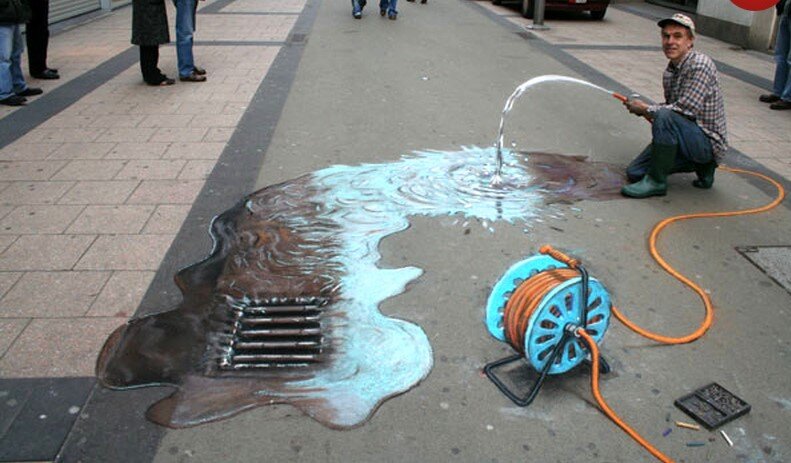 این مرد، به پیکاسوی پیادهرو معروف شده است