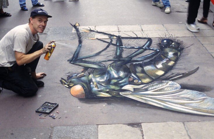 این مرد، به پیکاسوی پیادهرو معروف شده است