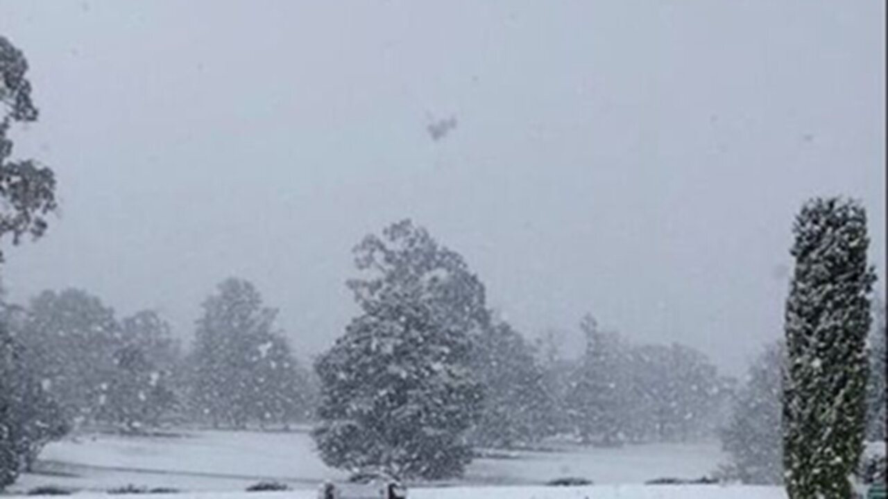 بارش شدید برف در آخرین روز تابستان + ویدئو | سونگون سفیدپوش شد برف