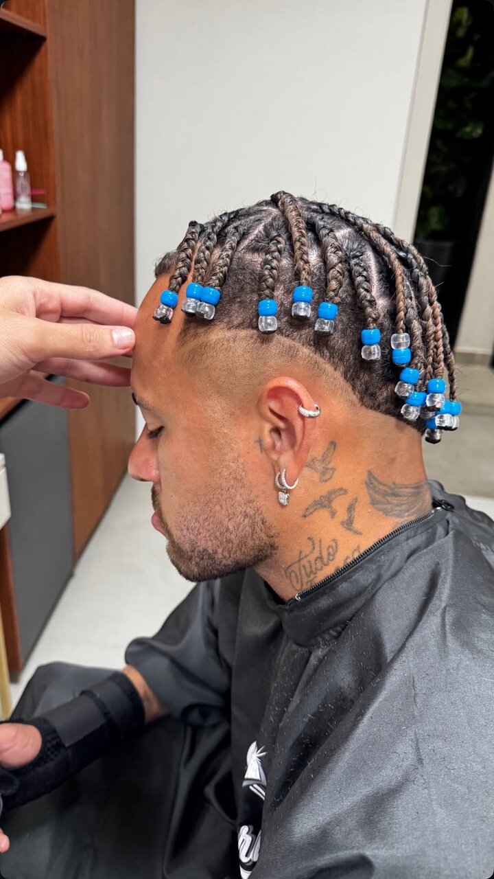 نیمار از مدل موی جدید خود رونمایی کرد | تصاویر