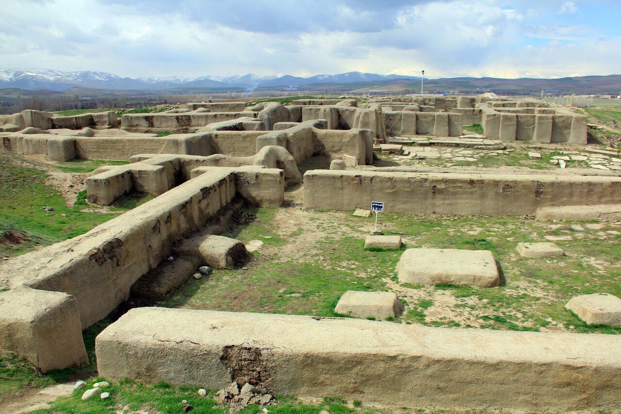 روستای ۸ هزار ساله در رقابت جهانی | حسنلو چطور ملاک گاه نگاری عصر آهن در بخش اعظم ایران شد؟
