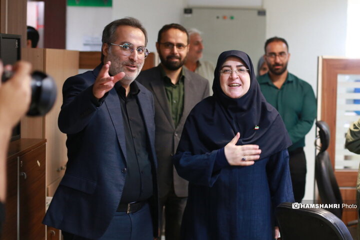 حضور سخنگوی دولت در موسسه همشهری