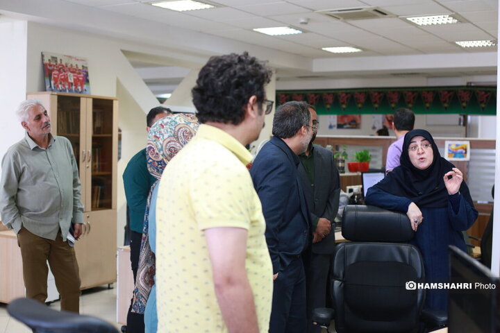 حضور سخنگوی دولت در موسسه همشهری