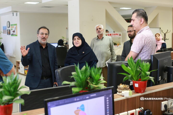 حضور سخنگوی دولت در موسسه همشهری