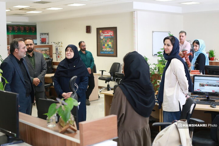 حضور سخنگوی دولت در موسسه همشهری