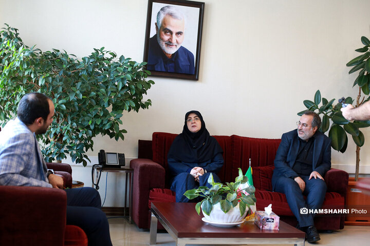 حضور سخنگوی دولت در موسسه همشهری