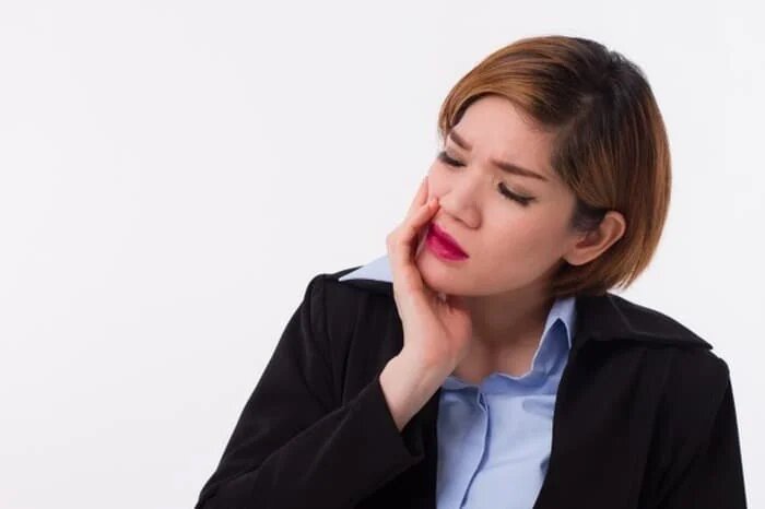 علائم خطرناک سوزش زبان که بیانگر بیماری جدی در بدن است