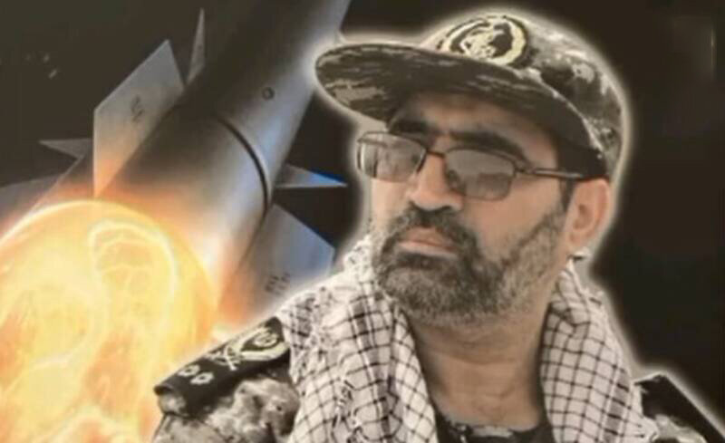 عکس کمتر دیده شده از جلسه مشترک شهید ایزدی با شهید محمود باقری