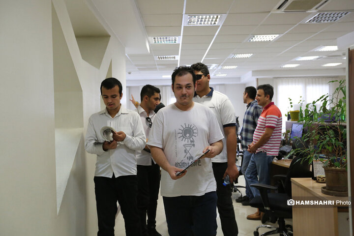 بازدید کودکان اتیسم از تحریریه همشهری بمناسبت روز خبرنگار