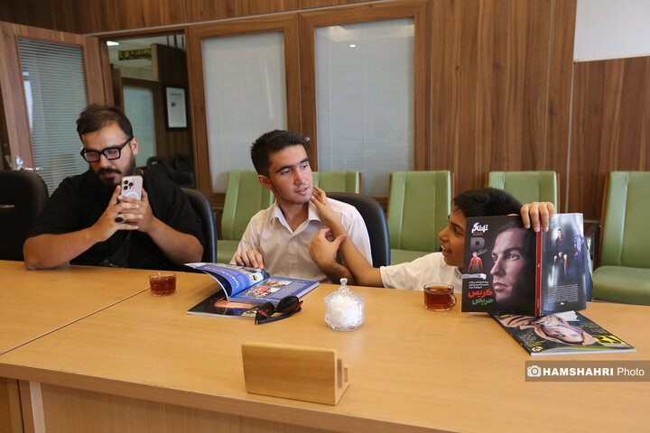 بازدید کودکان اتیسم از تحریریه همشهری بمناسبت روز خبرنگار