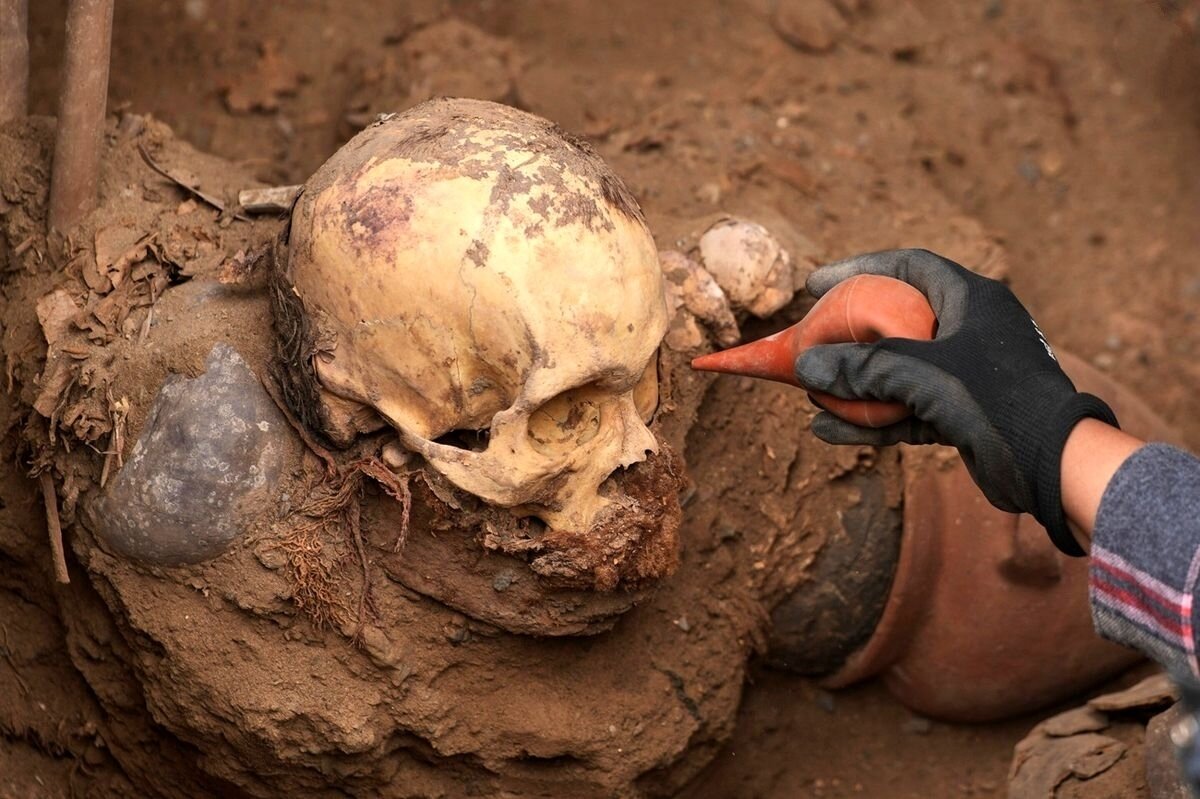 کشف مقبره هزار ساله «مردگان نشسته» | عکس مقبره هزار ساله