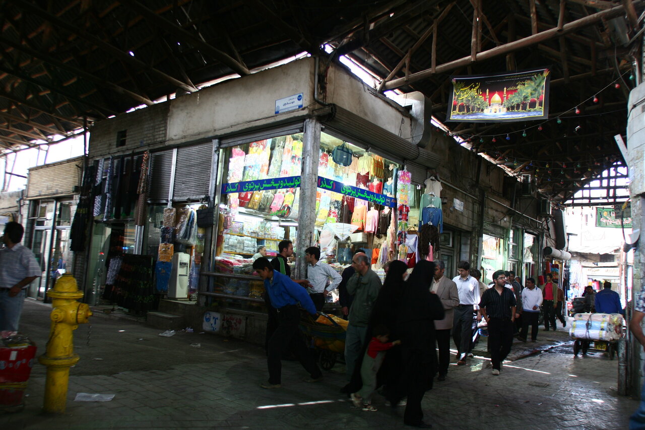 گشت و گذار در گذر ۲۰۰ ساله لوطی صالح