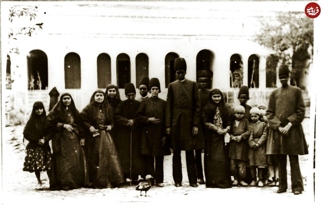 زنان ناصرالدینشاه و خواجههای آفریقایی در کرج + عکس