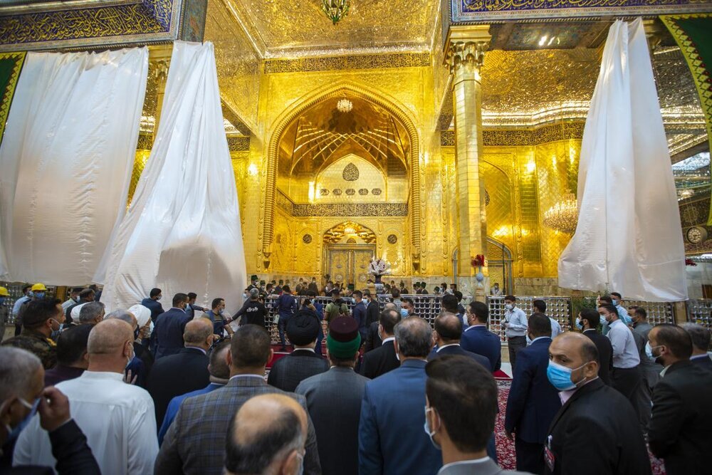 فریاد مرگ بر آمریکا و اسرائیل در حرم ابالفضل‌العباس (ع) 