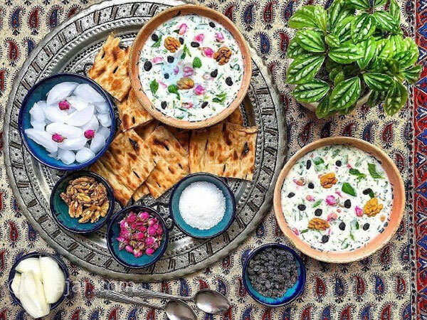 طرز تهیه آب دوغ خیار تبریزی ؛ غذایی خنک و تابستانه آبدوغ خیار