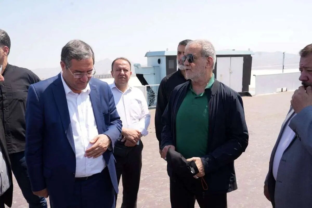 پزشکیان از دریاچه ارومیه بازدید کرد | تصاویر