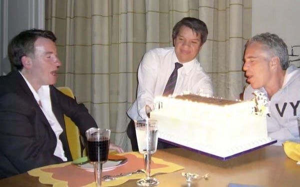 ابعاد جدیدی از روابط قاچاقچی جنسی کودکان با مقامهای غربی رو شد | تصاویر