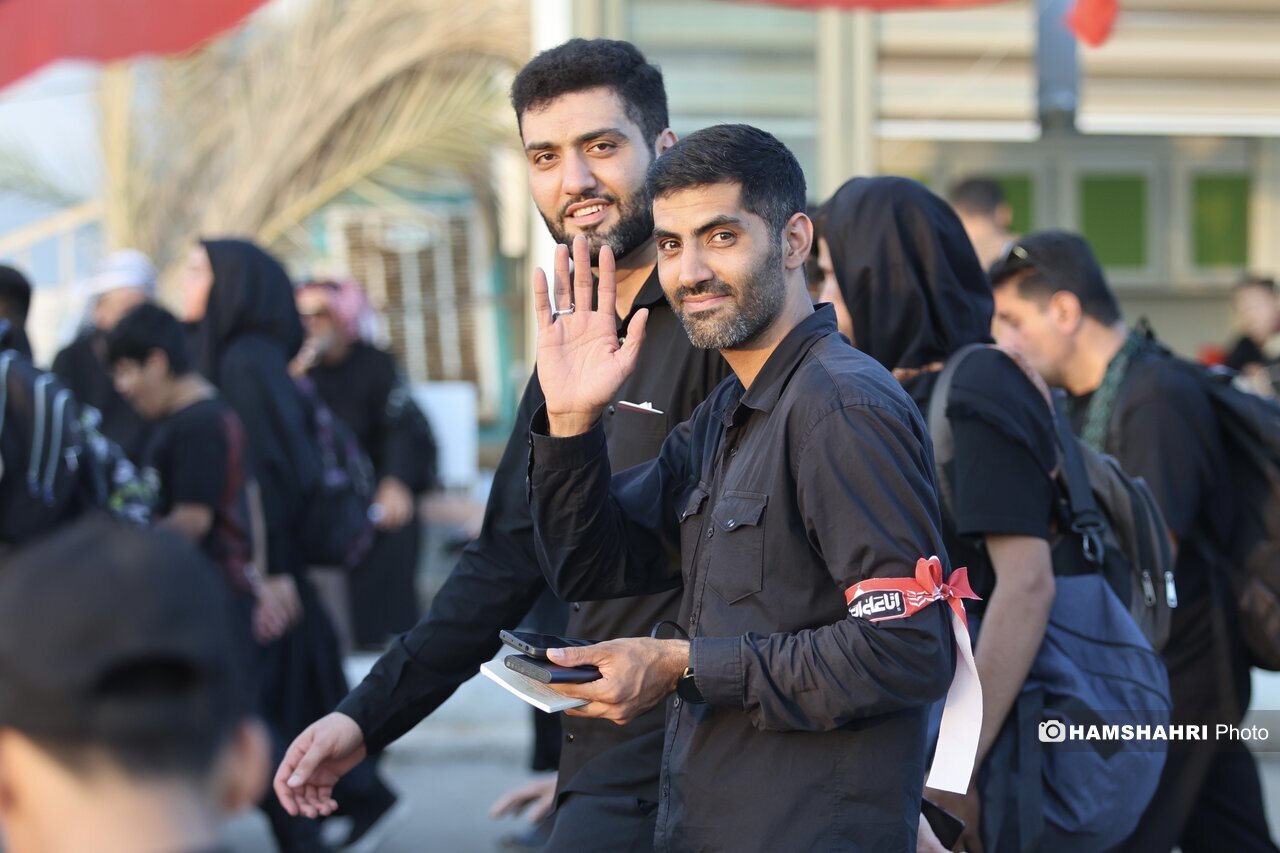 حضور متفاوت چهرههای نامدار ورزشی در مسیر پیادهروی اربعین