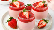 محلبی توت فرنگی؛ دسر عربی خوش رنگ و خوشمزه
