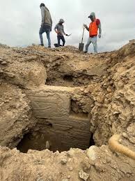 بیرون آمدن حکاکی استثنایی ۳ هزار ساله از زیر یک تپه | عکس