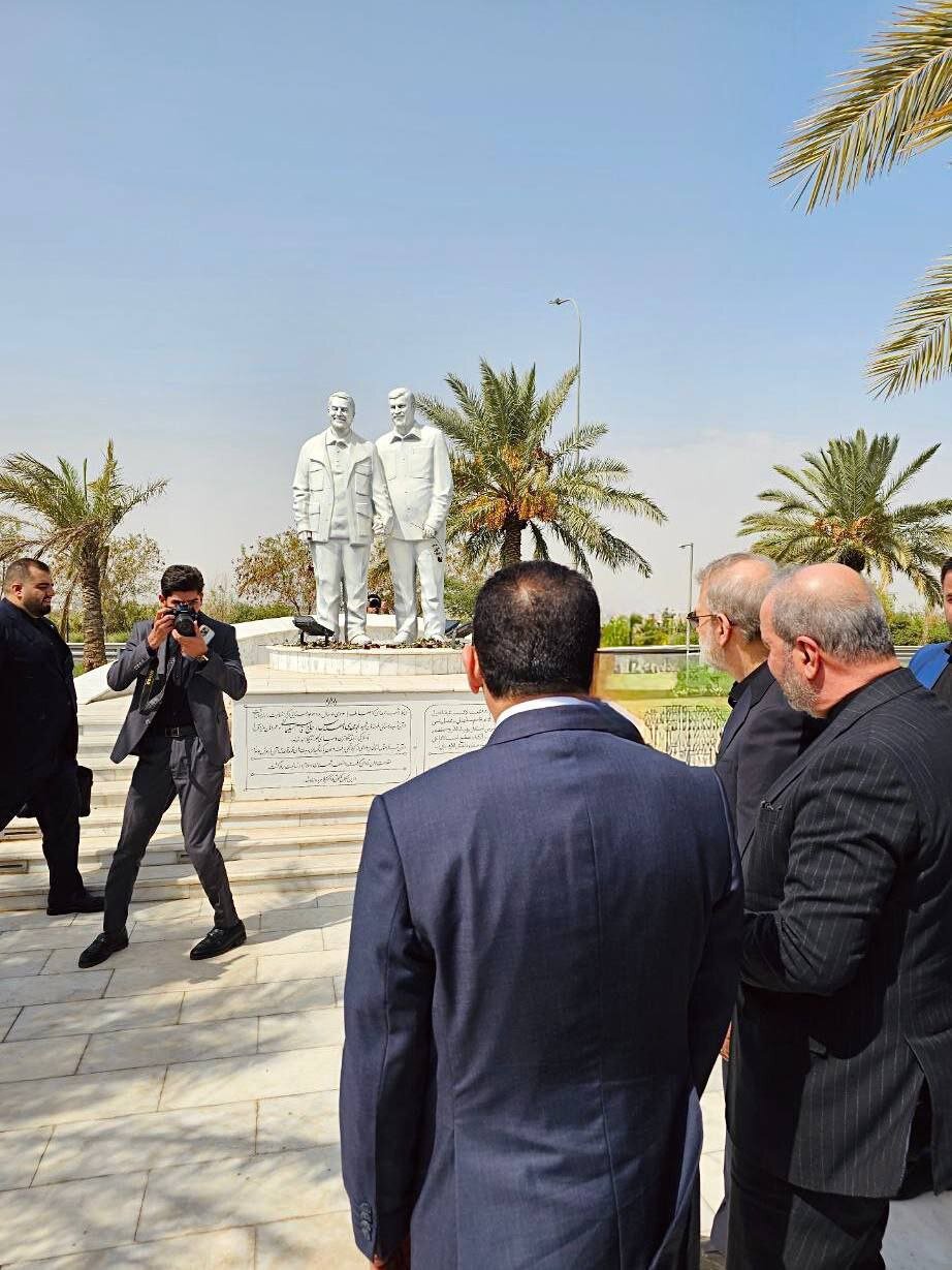 حضور لاریجانی در محل شهادت حاج قاسم سلیمانی و ابومهدی المهندس | عکس