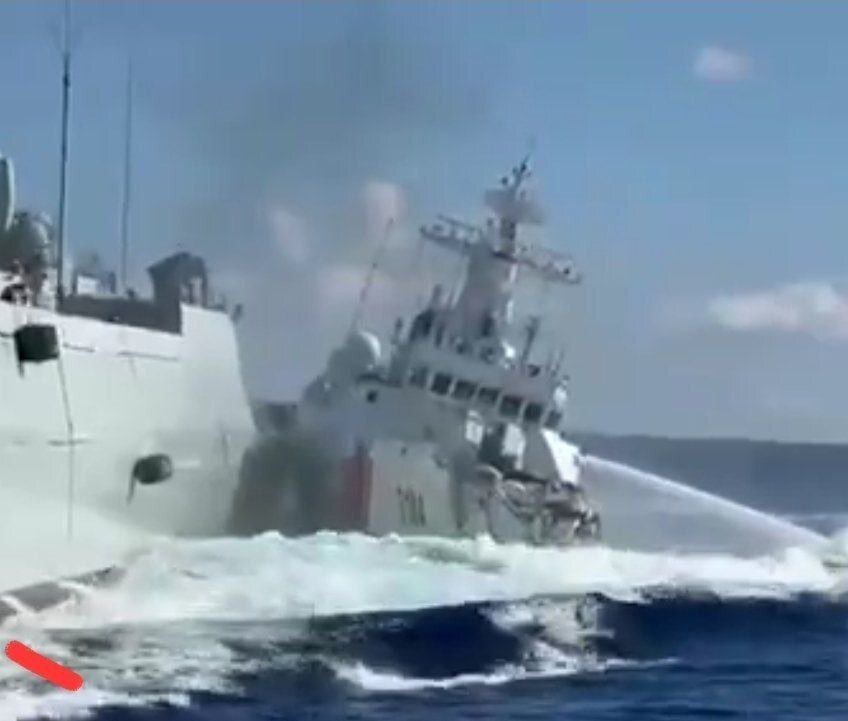 تصاویری از خسارات وارده به شناور گارد ساحلی چین پس از برخورد با کشتی نیروی دریایی