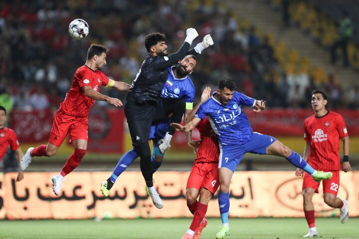ویدئو | لحظه بالا بردن جام توسط شجاع خلیل زاده استقلال تراکتور