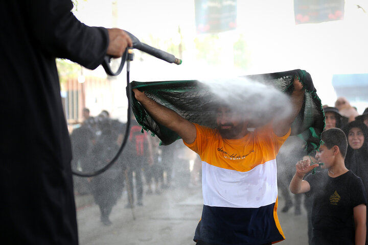 عاشقان اباعبدالله الحسین(ع) در مسیر پیاده روی کربلا