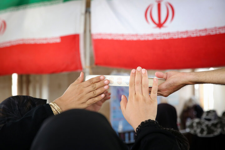 عاشقان اباعبدالله الحسین(ع) در مسیر پیاده روی کربلا