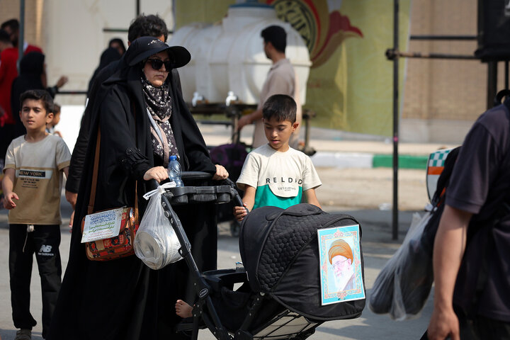 عاشقان اباعبدالله الحسین(ع) در مسیر پیاده روی کربلا