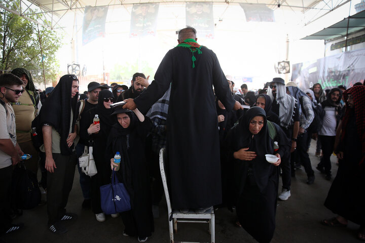 عاشقان اباعبدالله الحسین(ع) در مسیر پیاده روی کربلا