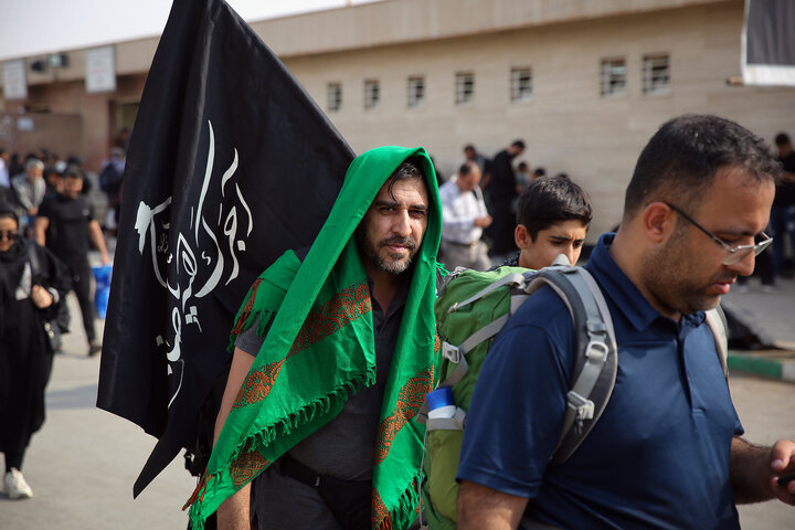 عاشقان اباعبدالله الحسین(ع) در مسیر پیاده روی کربلا