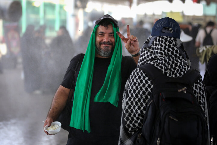 عاشقان اباعبدالله الحسین(ع) در مسیر پیاده روی کربلا