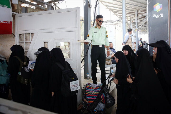 عاشقان اباعبدالله الحسین(ع) در مسیر پیاده روی کربلا