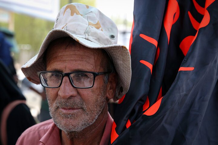 عاشقان اباعبدالله الحسین(ع) در مسیر پیاده روی کربلا