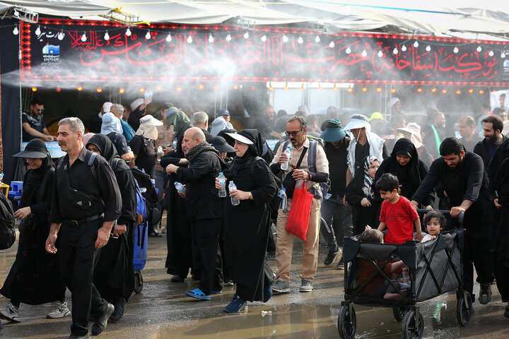 عاشقان اباعبدالله الحسین(ع) در مسیر پیاده روی کربلا