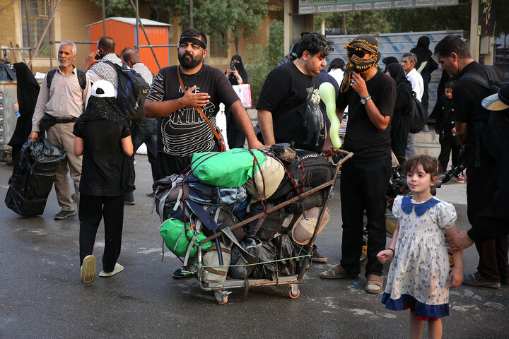 عاشقان اباعبدالله الحسین(ع) در مسیر پیاده روی کربلا