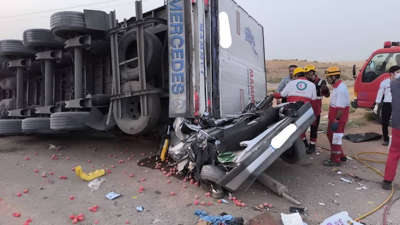 تصاویری از لحظه تصادف دادستان گناباد | حجت الاسلام علیزاده همراه خانواده بر اثر تصادف جان باختند